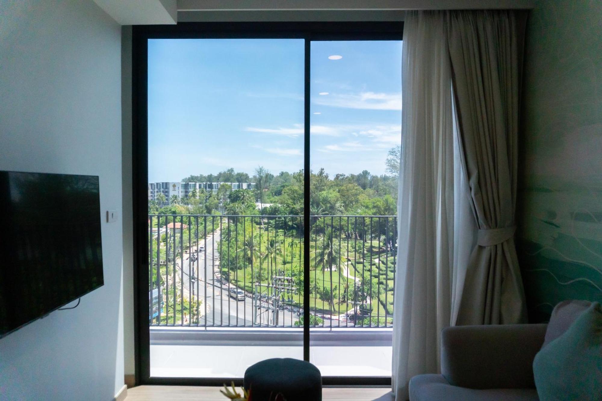 Skypark Apartments By Laguna Phuket Pantai Bang Tao Luaran gambar