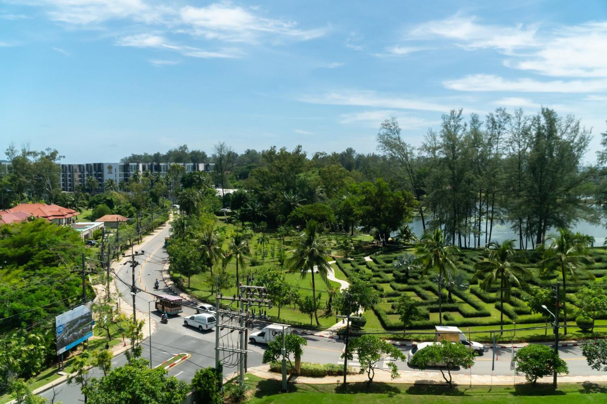 Skypark Apartments By Laguna Phuket Pantai Bang Tao Luaran gambar